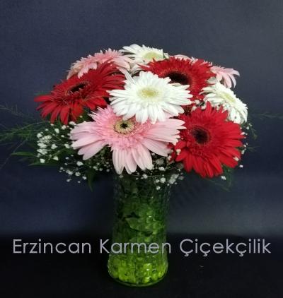 Erzincan Çiçek Siparişi Cam Vazoda Gerberalar