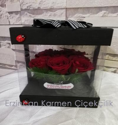  Erzincan Çiçek Gönder siyah premium kutuda 9 kırmızı gül