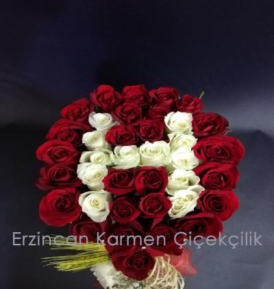  Erzincan Çiçek Siparişi 40 Gülden Kişiye Özel Baş Harf Aşk Kutusu