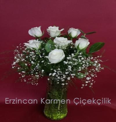  Erzincan Çiçekçiler Primo cam vazoda 7 beyaz gül