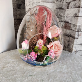 Erzincan Çiçekçi Orta boy yumurta camda pembe bebek objeli teraryum