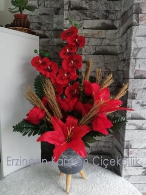  Erzincan Çiçek Gönder - 3 Ayaklı Vazoda Yapay Çiçek -3